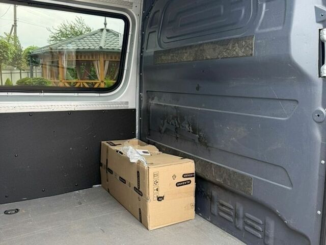 Серый Мерседес Sprinter, объемом двигателя 2.99 л и пробегом 83 тыс. км за 42900 $, фото 10 на Automoto.ua