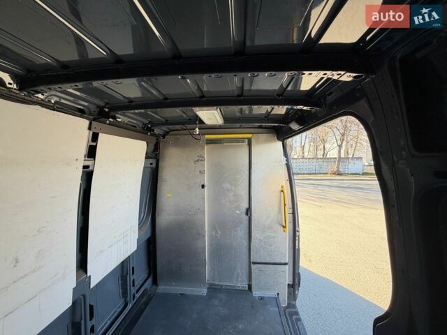 Серый Мерседес Sprinter, объемом двигателя 2.99 л и пробегом 114 тыс. км за 36000 $, фото 8 на Automoto.ua
