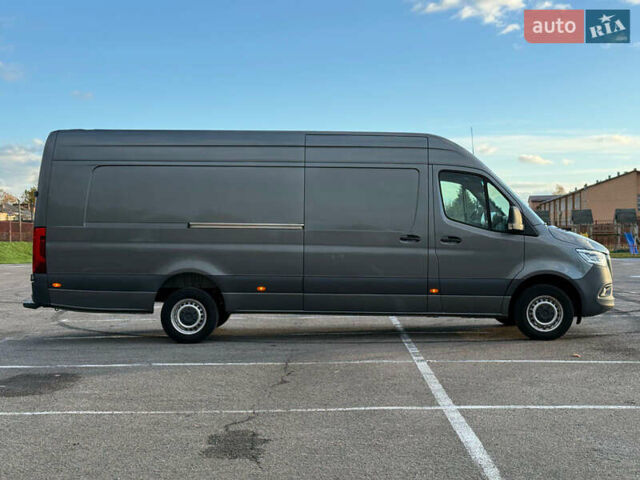 Серый Мерседес Sprinter, объемом двигателя 3 л и пробегом 202 тыс. км за 54990 $, фото 3 на Automoto.ua
