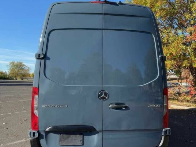 Сірий Мерседес Sprinter, об'ємом двигуна 3 л та пробігом 30 тис. км за 11000 $, фото 5 на Automoto.ua