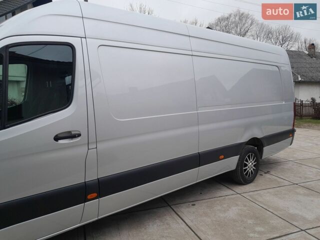 Серый Мерседес Sprinter, объемом двигателя 2.2 л и пробегом 420 тыс. км за 27500 $, фото 10 на Automoto.ua