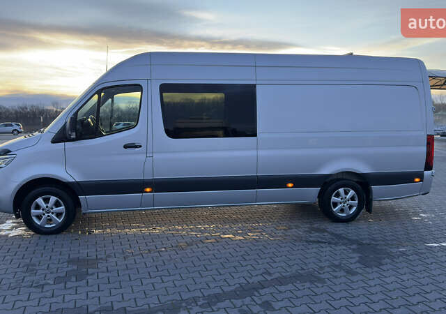 Серый Мерседес Sprinter, объемом двигателя 2.99 л и пробегом 158 тыс. км за 56979 $, фото 4 на Automoto.ua