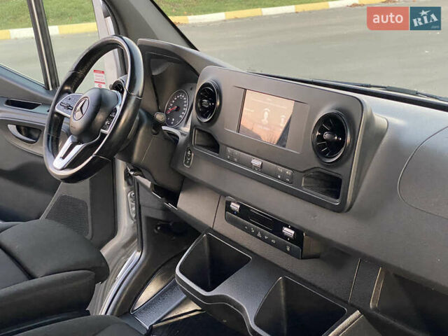 Серый Мерседес Sprinter, объемом двигателя 2.2 л и пробегом 290 тыс. км за 28900 $, фото 33 на Automoto.ua