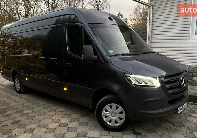 Серый Мерседес Sprinter, объемом двигателя 2.14 л и пробегом 217 тыс. км за 40533 $, фото 3 на Automoto.ua