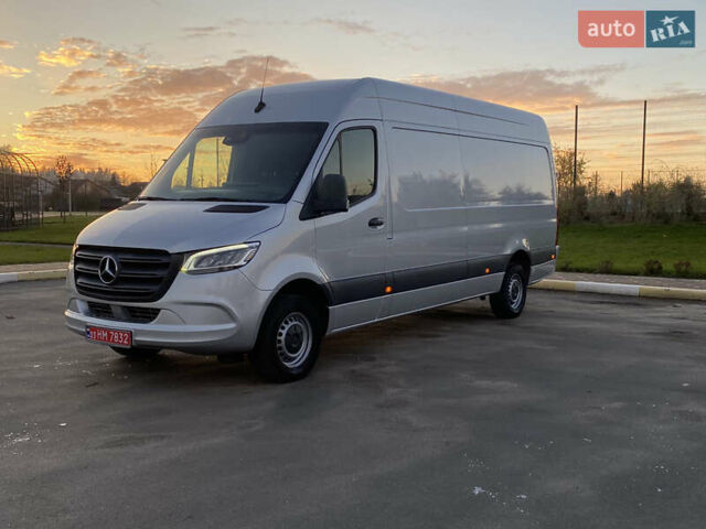 Серый Мерседес Sprinter, объемом двигателя 2.2 л и пробегом 290 тыс. км за 28900 $, фото 8 на Automoto.ua