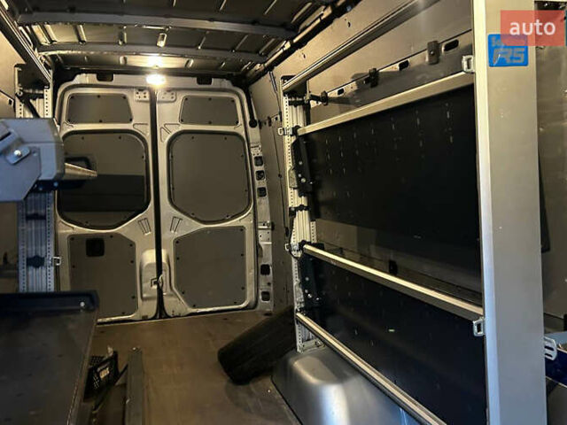 Серый Мерседес Sprinter, объемом двигателя 2.99 л и пробегом 404 тыс. км за 65000 $, фото 16 на Automoto.ua