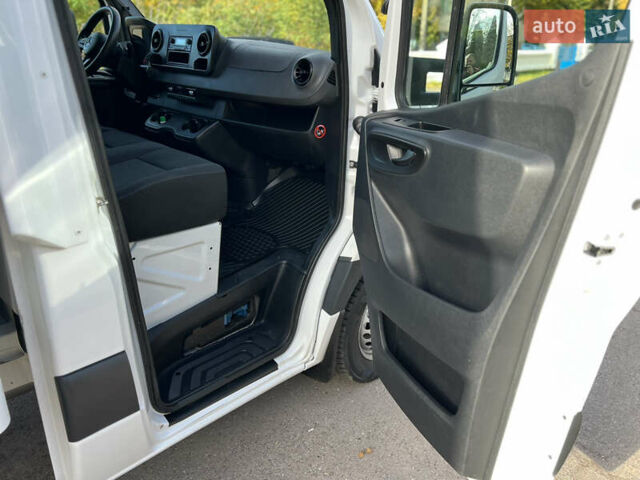 Серый Мерседес Sprinter, объемом двигателя 3 л и пробегом 320 тыс. км за 36800 $, фото 18 на Automoto.ua