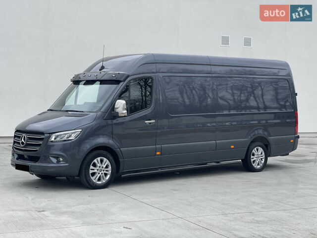 Серый Мерседес Sprinter, объемом двигателя 2.14 л и пробегом 170 тыс. км за 38999 $, фото 2 на Automoto.ua