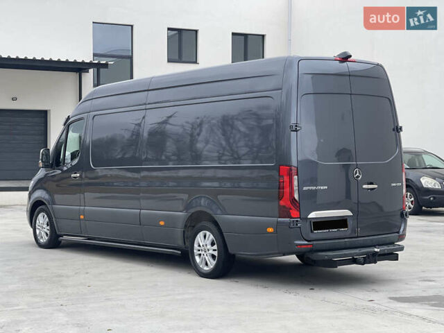 Серый Мерседес Sprinter, объемом двигателя 2.14 л и пробегом 170 тыс. км за 38999 $, фото 5 на Automoto.ua