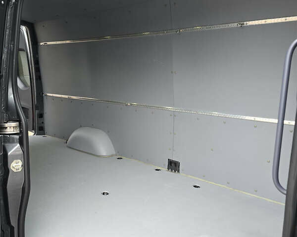 Сірий Мерседес Sprinter, об'ємом двигуна 3 л та пробігом 49 тис. км за 99243 $, фото 16 на Automoto.ua