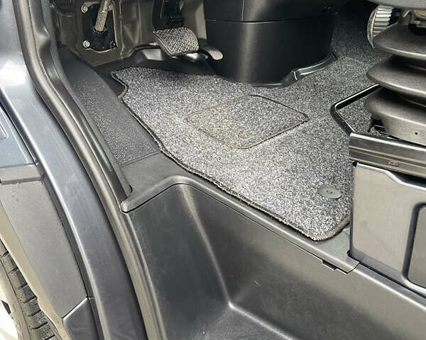 Серый Мерседес Sprinter, объемом двигателя 2.14 л и пробегом 170 тыс. км за 38999 $, фото 32 на Automoto.ua