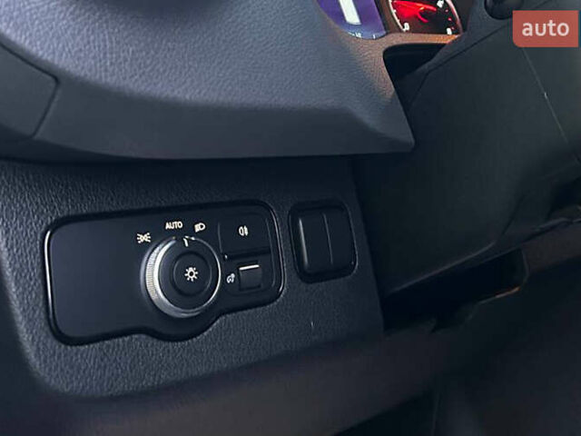 Серый Мерседес Sprinter, объемом двигателя 2.99 л и пробегом 404 тыс. км за 65000 $, фото 8 на Automoto.ua