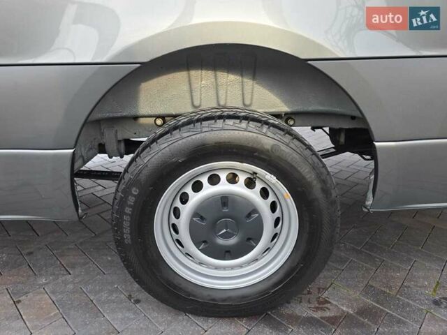 Сірий Мерседес Sprinter, об'ємом двигуна 3 л та пробігом 49 тис. км за 99243 $, фото 44 на Automoto.ua