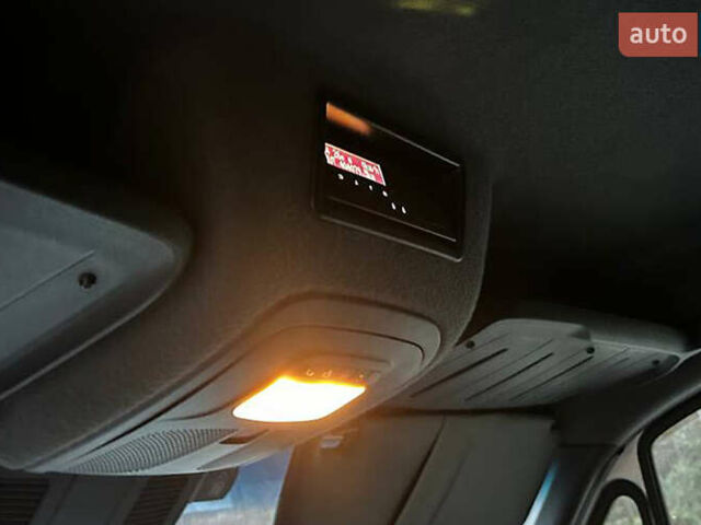 Серый Мерседес Sprinter, объемом двигателя 2.99 л и пробегом 404 тыс. км за 65000 $, фото 11 на Automoto.ua