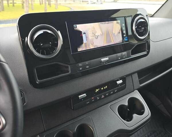 Сірий Мерседес Sprinter, об'ємом двигуна 3 л та пробігом 49 тис. км за 99243 $, фото 31 на Automoto.ua