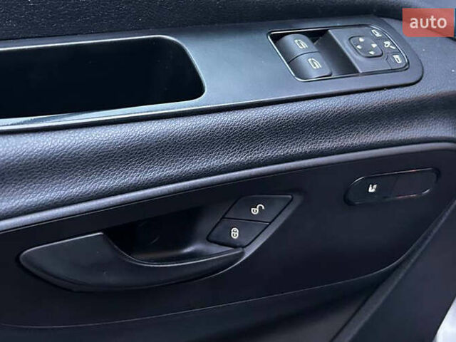 Серый Мерседес Sprinter, объемом двигателя 2.99 л и пробегом 404 тыс. км за 65000 $, фото 10 на Automoto.ua