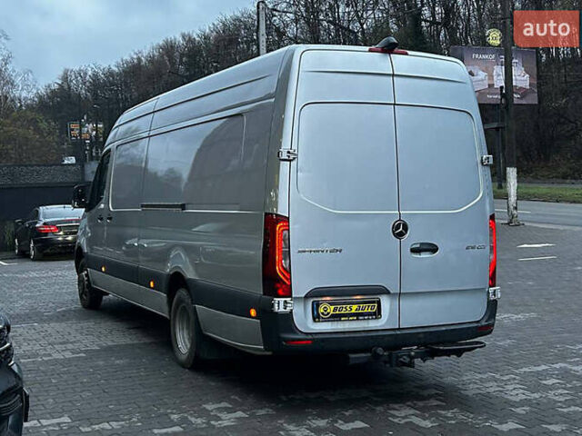 Серый Мерседес Sprinter, объемом двигателя 2.99 л и пробегом 404 тыс. км за 65000 $, фото 3 на Automoto.ua