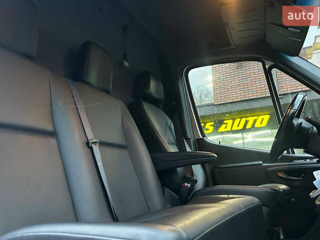 Серый Мерседес Sprinter, объемом двигателя 2.99 л и пробегом 404 тыс. км за 62000 $, фото 13 на Automoto.ua