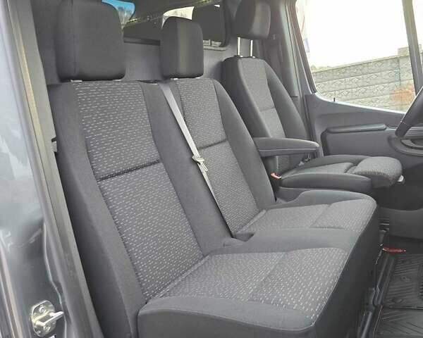 Сірий Мерседес Sprinter, об'ємом двигуна 3 л та пробігом 49 тис. км за 99243 $, фото 40 на Automoto.ua