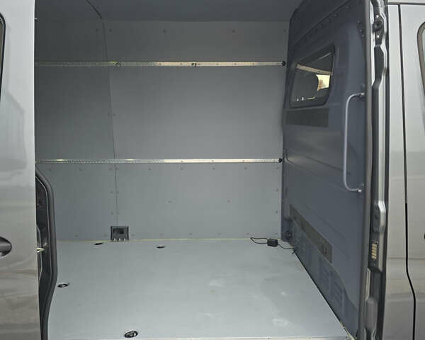 Сірий Мерседес Sprinter, об'ємом двигуна 3 л та пробігом 49 тис. км за 99243 $, фото 17 на Automoto.ua