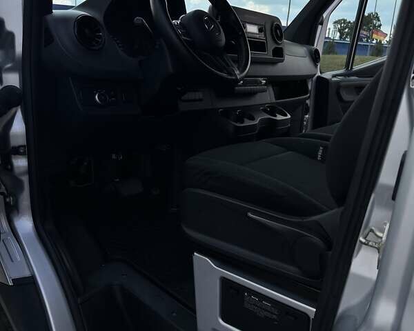 Сірий Мерседес Sprinter, об'ємом двигуна 3 л та пробігом 32 тис. км за 38000 $, фото 15 на Automoto.ua