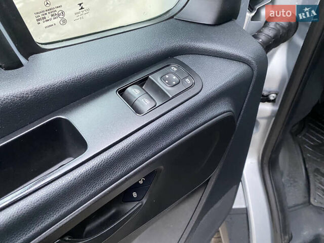 Сірий Мерседес Sprinter, об'ємом двигуна 2.2 л та пробігом 249 тис. км за 21500 $, фото 28 на Automoto.ua