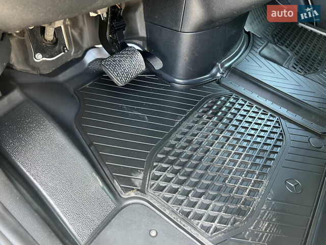 Серый Мерседес Sprinter, объемом двигателя 3 л и пробегом 320 тыс. км за 36800 $, фото 30 на Automoto.ua