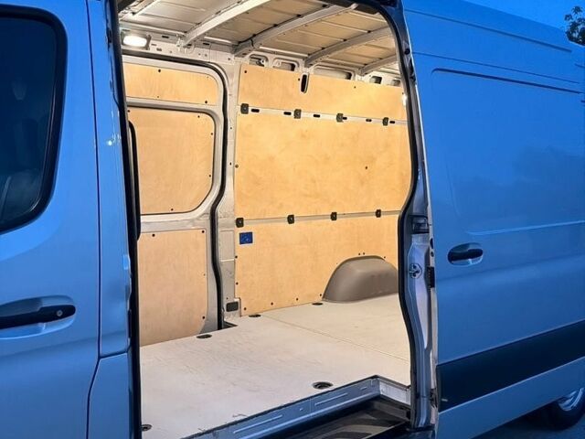 Сірий Мерседес Sprinter, об'ємом двигуна 2.14 л та пробігом 250 тис. км за 27912 $, фото 37 на Automoto.ua