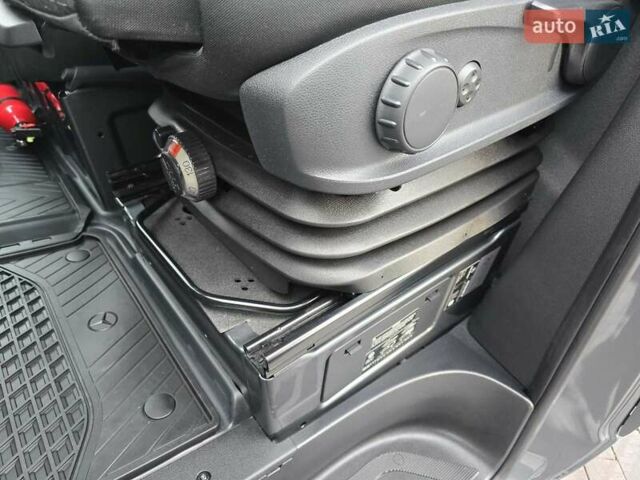 Сірий Мерседес Sprinter, об'ємом двигуна 3 л та пробігом 49 тис. км за 99243 $, фото 23 на Automoto.ua