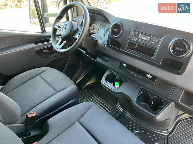 Серый Мерседес Sprinter, объемом двигателя 3 л и пробегом 320 тыс. км за 36800 $, фото 22 на Automoto.ua