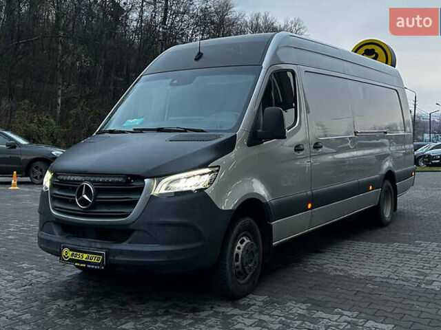 Серый Мерседес Sprinter, объемом двигателя 2.99 л и пробегом 404 тыс. км за 65000 $, фото 2 на Automoto.ua