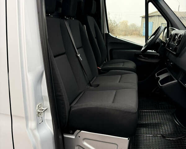 Сірий Мерседес Sprinter, об'ємом двигуна 0 л та пробігом 303 тис. км за 30500 $, фото 27 на Automoto.ua