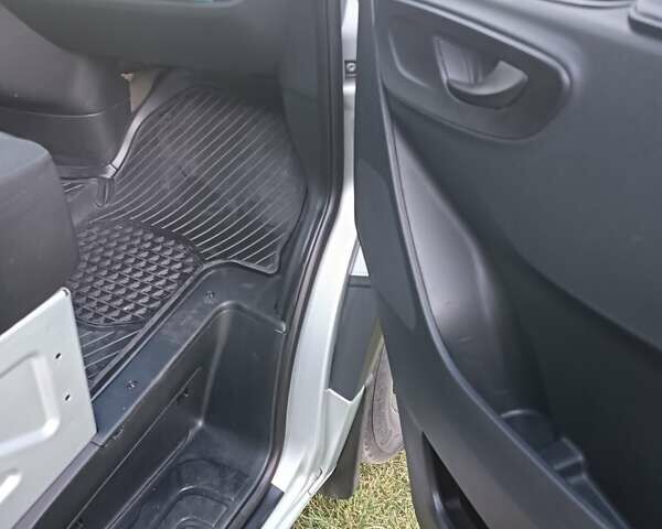 Серый Мерседес Sprinter, объемом двигателя 2.99 л и пробегом 142 тыс. км за 56900 $, фото 17 на Automoto.ua