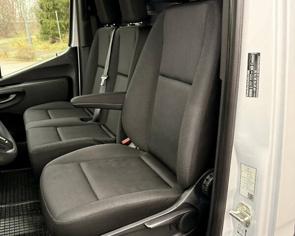 Сірий Мерседес Sprinter, об'ємом двигуна 0 л та пробігом 303 тис. км за 30500 $, фото 19 на Automoto.ua