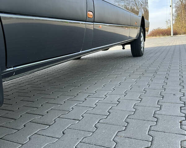 Серый Мерседес Sprinter, объемом двигателя 2.99 л и пробегом 314 тыс. км за 62700 $, фото 9 на Automoto.ua