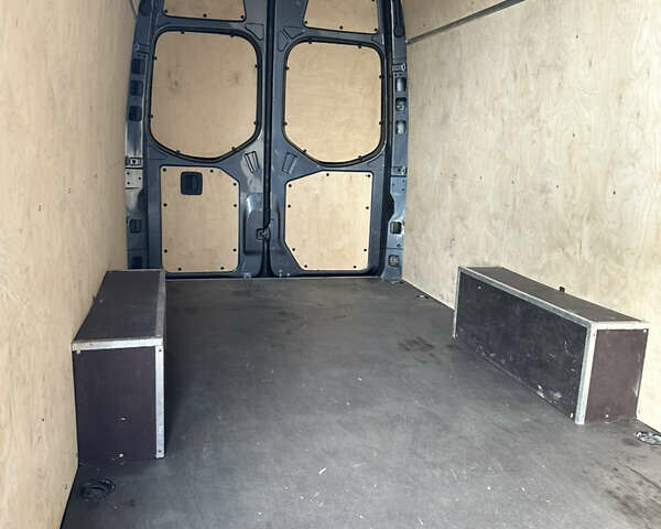 Серый Мерседес Sprinter, объемом двигателя 2.99 л и пробегом 314 тыс. км за 62700 $, фото 41 на Automoto.ua