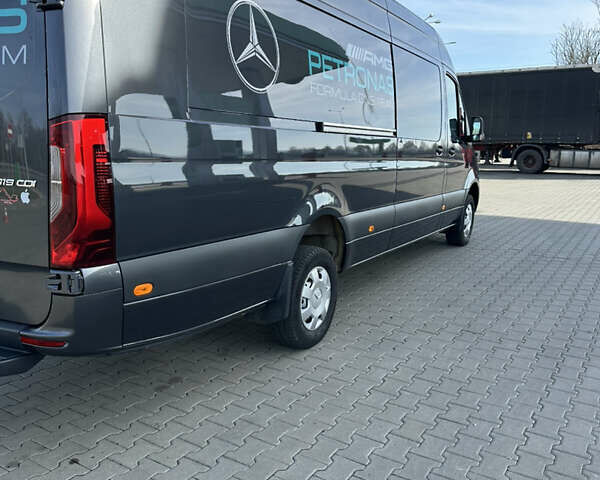 Серый Мерседес Sprinter, объемом двигателя 2.99 л и пробегом 314 тыс. км за 62700 $, фото 6 на Automoto.ua