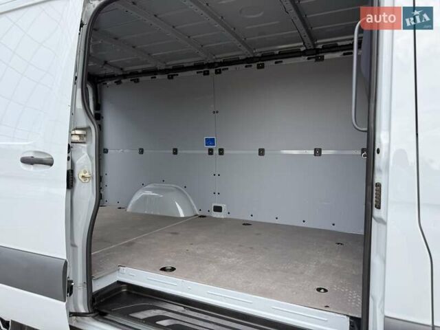 Серый Мерседес Sprinter, объемом двигателя 2.99 л и пробегом 79 тыс. км за 39900 $, фото 29 на Automoto.ua