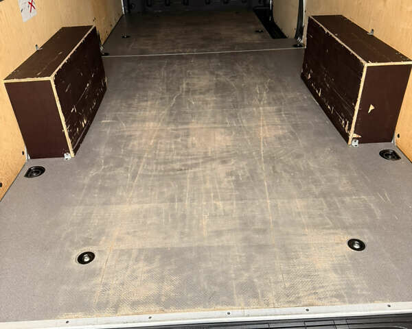 Сірий Мерседес Sprinter, об'ємом двигуна 0 л та пробігом 303 тис. км за 30500 $, фото 37 на Automoto.ua