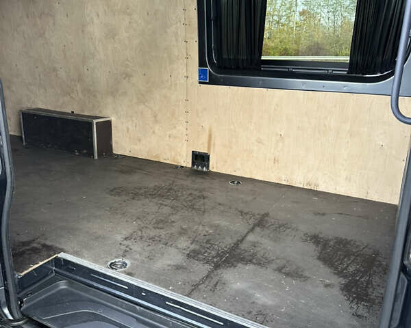 Серый Мерседес Sprinter, объемом двигателя 2.99 л и пробегом 314 тыс. км за 62700 $, фото 42 на Automoto.ua