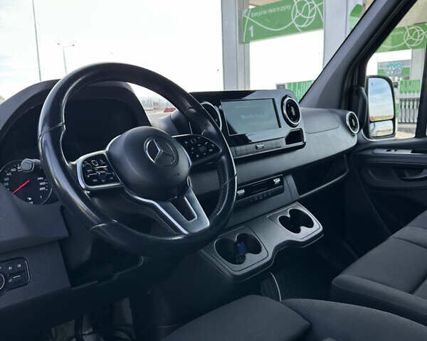 Серый Мерседес Sprinter, объемом двигателя 2.99 л и пробегом 314 тыс. км за 62700 $, фото 13 на Automoto.ua