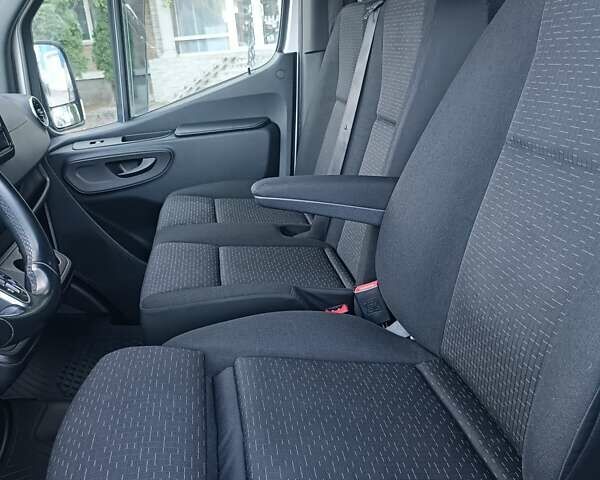 Серый Мерседес Sprinter, объемом двигателя 2.99 л и пробегом 142 тыс. км за 56900 $, фото 26 на Automoto.ua