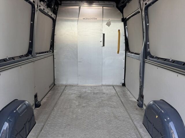 Серый Мерседес Sprinter, объемом двигателя 0 л и пробегом 60 тыс. км за 16999 $, фото 6 на Automoto.ua