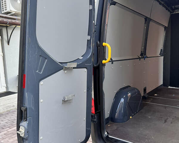 Серый Мерседес Sprinter, объемом двигателя 2.2 л и пробегом 88 тыс. км за 22999 $, фото 8 на Automoto.ua