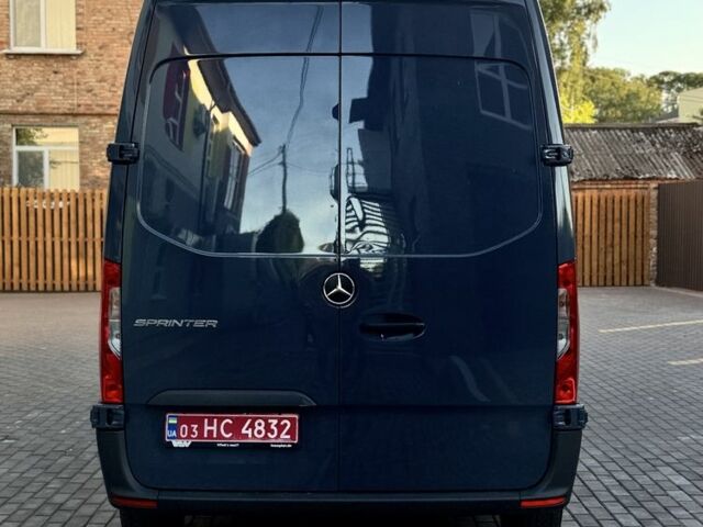 Серый Мерседес Sprinter, объемом двигателя 0 л и пробегом 60 тыс. км за 16999 $, фото 5 на Automoto.ua