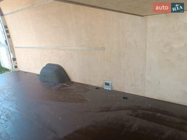 Серый Мерседес Sprinter, объемом двигателя 2.99 л и пробегом 142 тыс. км за 56900 $, фото 3 на Automoto.ua