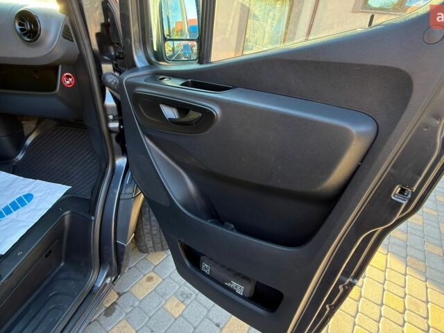 Сірий Мерседес Sprinter, об'ємом двигуна 2.99 л та пробігом 265 тис. км за 39800 $, фото 34 на Automoto.ua