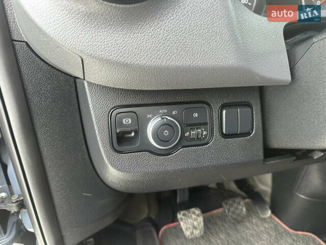 Серый Мерседес Sprinter, объемом двигателя 2.2 л и пробегом 117 тыс. км за 25800 $, фото 12 на Automoto.ua