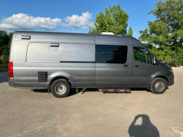 Сірий Мерседес Sprinter, об'ємом двигуна 3 л та пробігом 27 тис. км за 43300 $, фото 3 на Automoto.ua