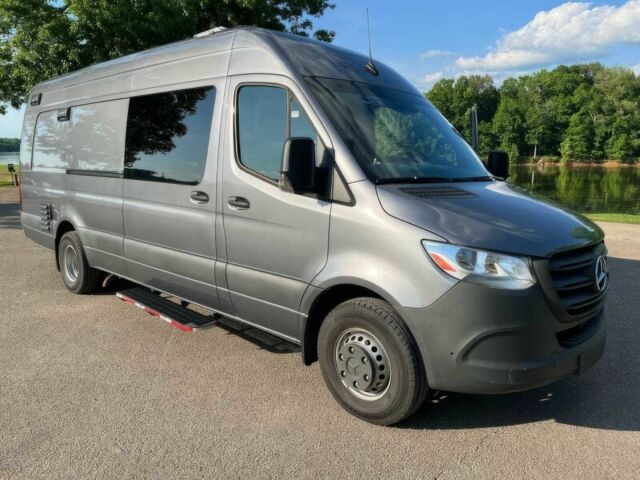 Сірий Мерседес Sprinter, об'ємом двигуна 3 л та пробігом 27 тис. км за 43300 $, фото 2 на Automoto.ua